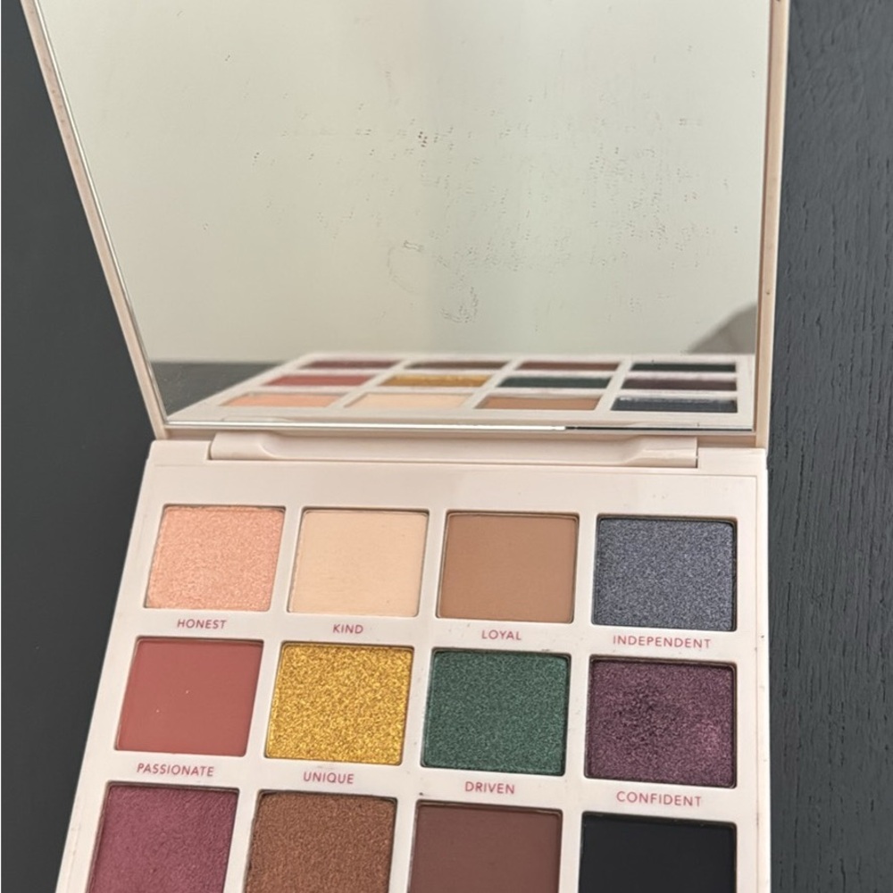 Persona Cream Eyeshadow Palette Versatile Shades